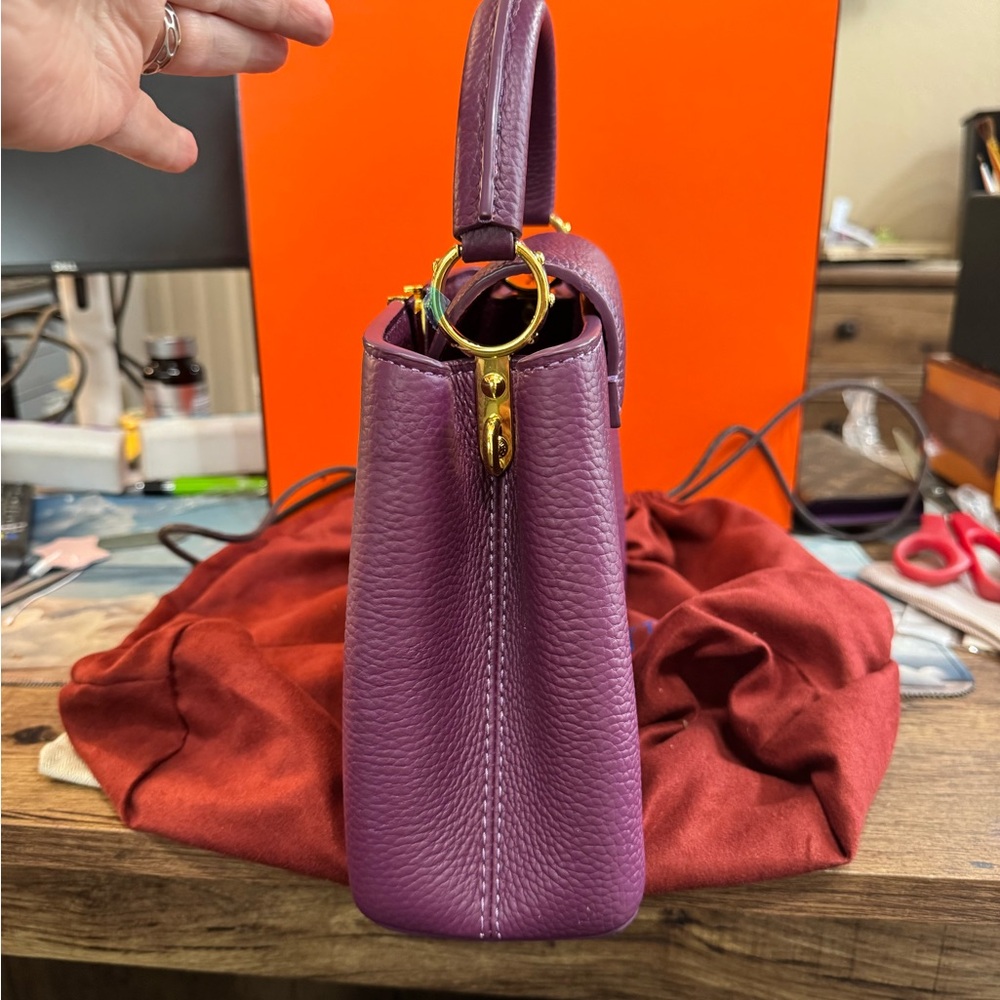 Louis Vuitton style  Plum Capucine Crossbody Bag in leather with dust bag - Picture 5 of 8